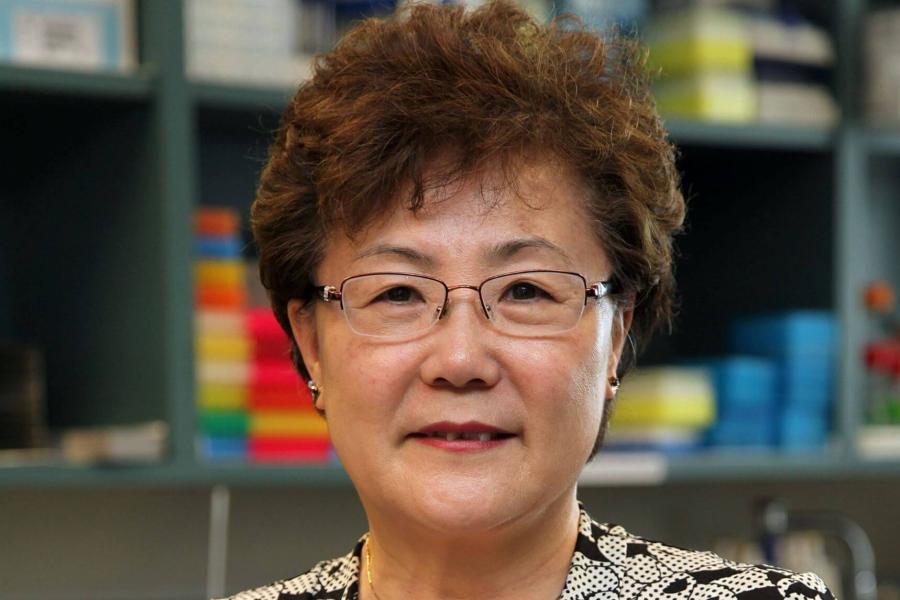 Dr. Miyoung Suh is a professor at the department of Food and Human Nutritional Sciences