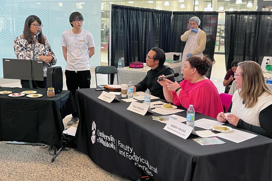 Participants enjoy the UM Food Fight