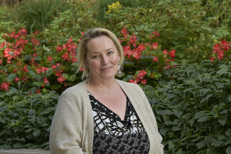 Dr. Carrie Selin 