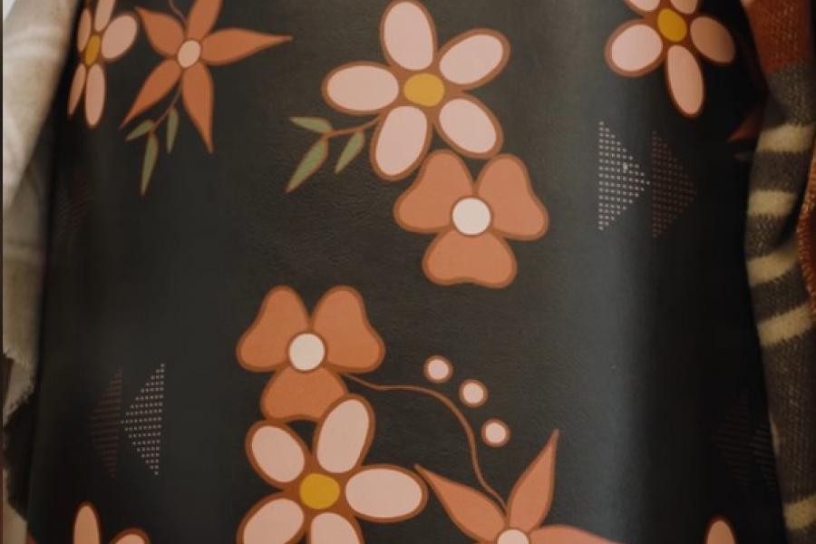 flower pattern on stool