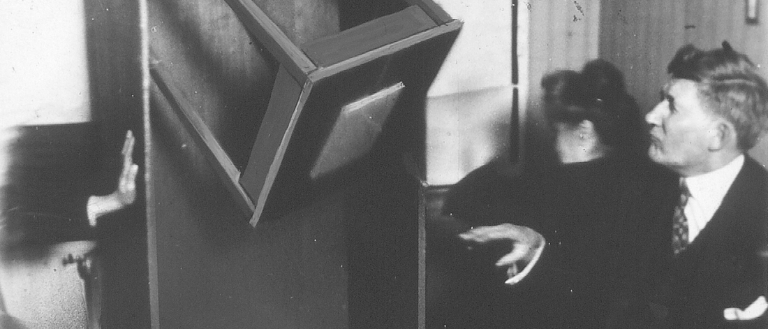 Telekinesis #22 – Table Levitation and Inversion, (1926) PC 12, A.79-41, Hamilton Family fonds, University of Manitoba Archives & Special Collections, Winnipeg, Manitoba. Courtesy of the University of Manitoba Archives & Special Collections.