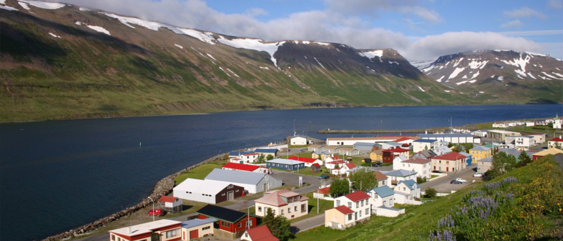 SUÐUREYRI, A SMALL ICELANDIC FISHING VILLAGE PERCHED ON THE TIP OF THE 13 KM-LONG SÚGANDAFJÖRÐUR IN THE WESTFJORDS.
