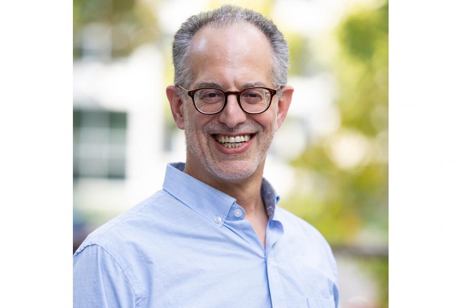 A headshot of Dan Bailis
