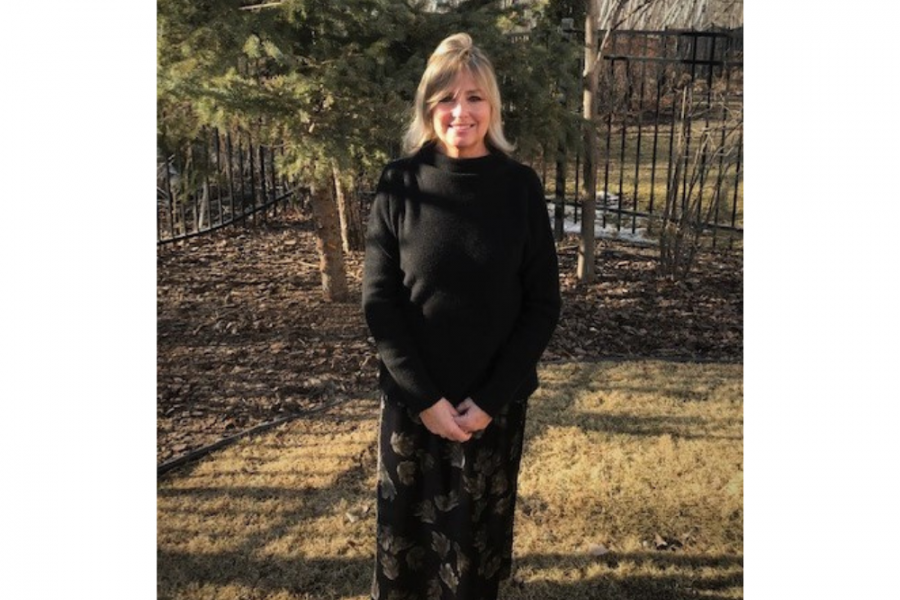 photo of professor Janet wearing an all-black outfit. 