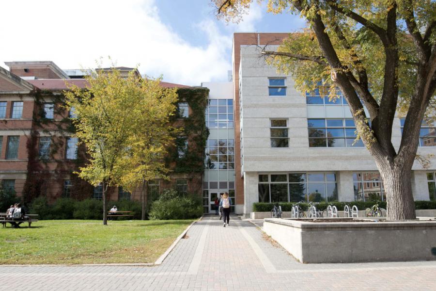 UM Virtual Background Fort Garry Campus Summer