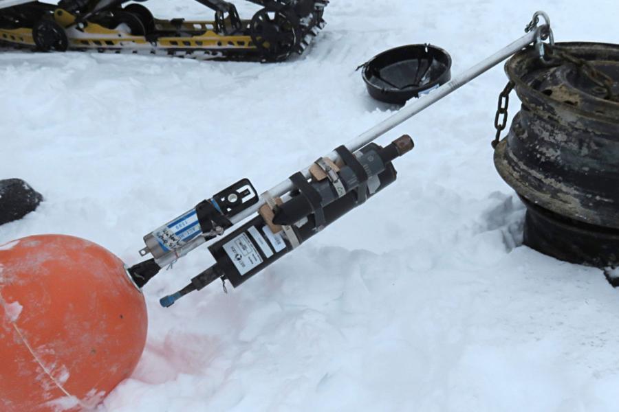 Aluminium mooring pole with ecotriplet and conductivity and temperature sensors attached. For winter under ice deployment – Jan 2021.