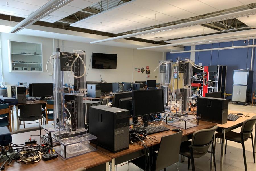 An empty engineering laboratory set up for students to virtually access.