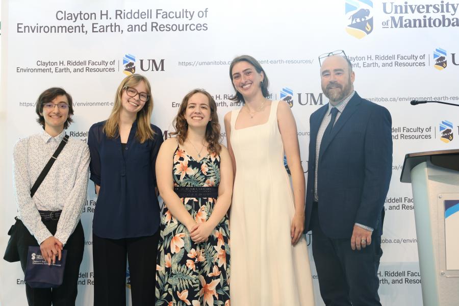 4 of the Women in the Physical Sciences awardees with Acting Dean Mark Hanson