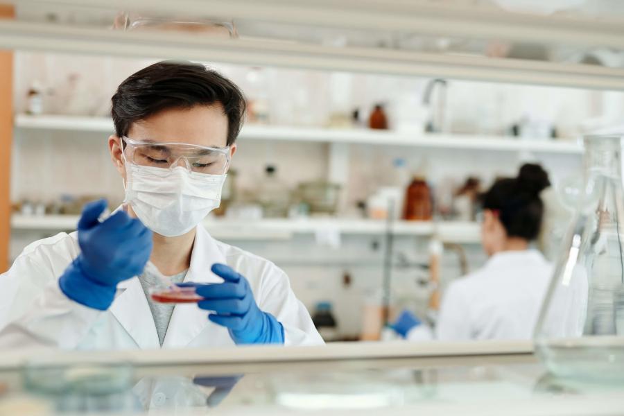 Student working in a lab.