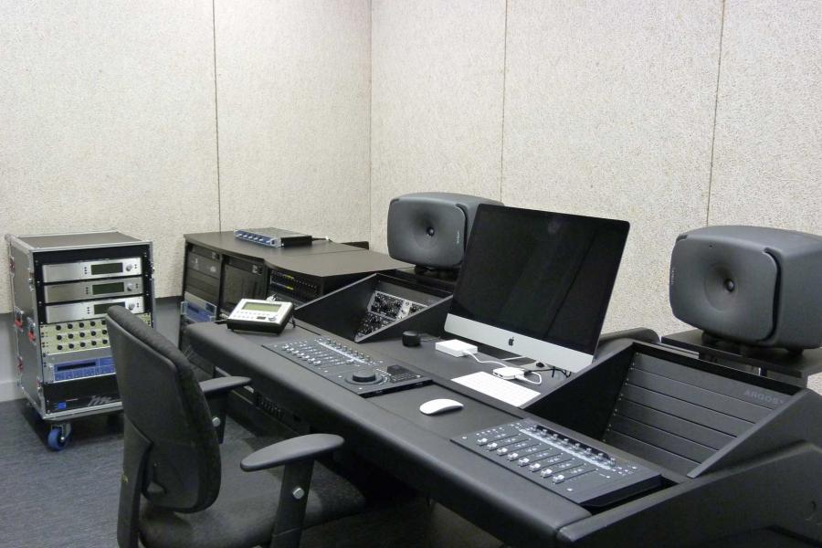 The Desautels Faculty of Music Recording Studio digital equipment.