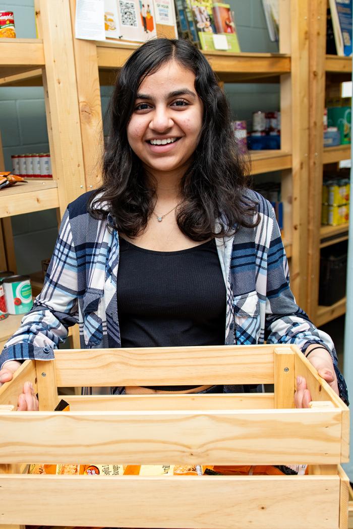Student at UM's Food Bank.