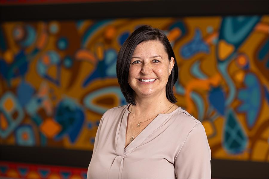 Headshot of Mandy Los