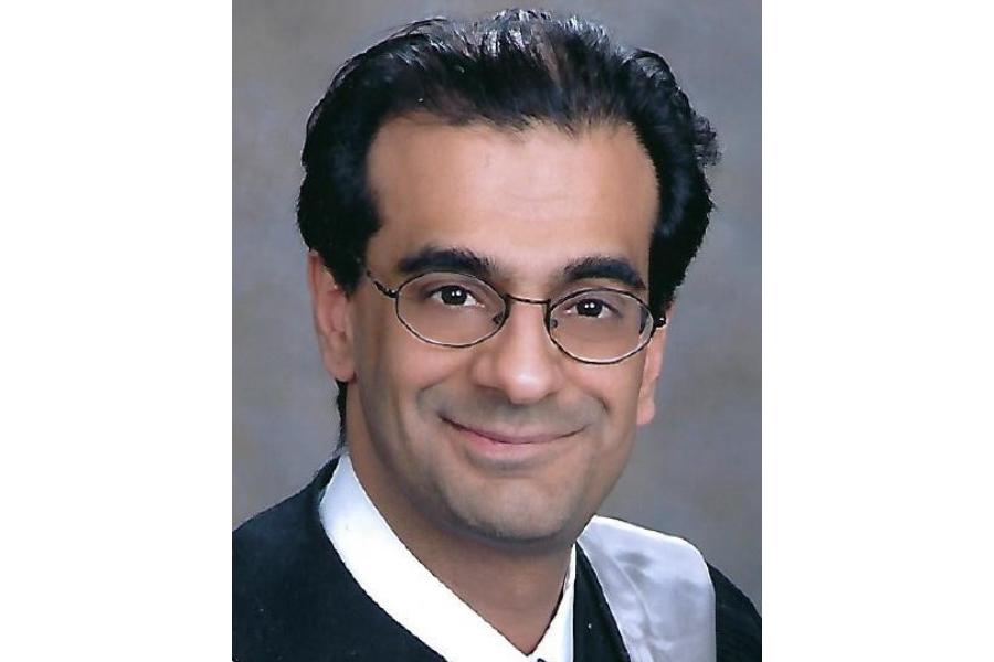 Portrait of Dr. Rizwan Manji