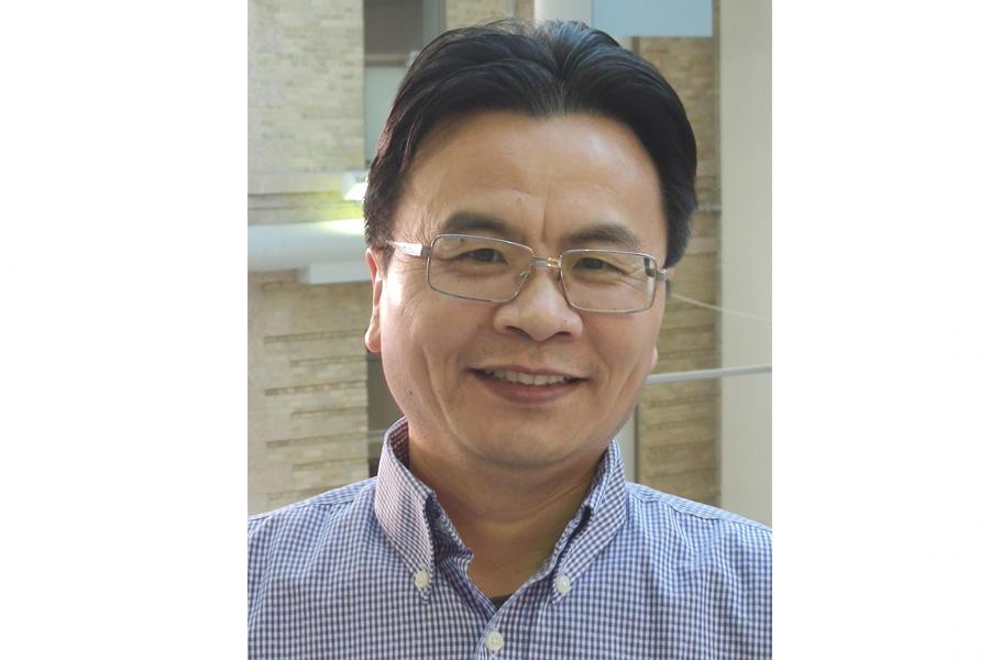 Pingzhao Hu headshot