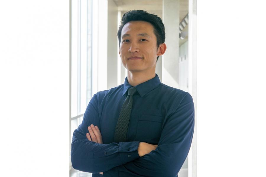 Portrait of Dr. Terry Li.