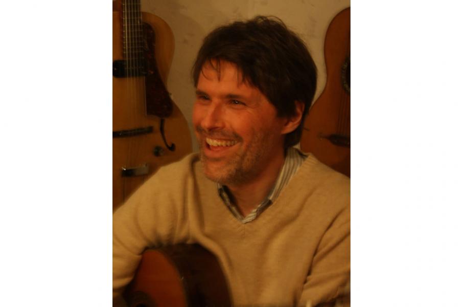 Rod Machovec guitar instructor.