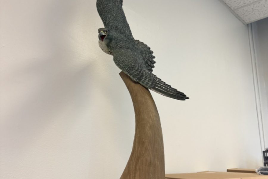 statue of a bird