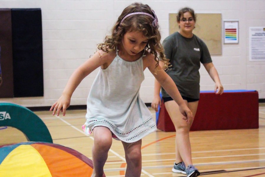 A Mini U participant playing.