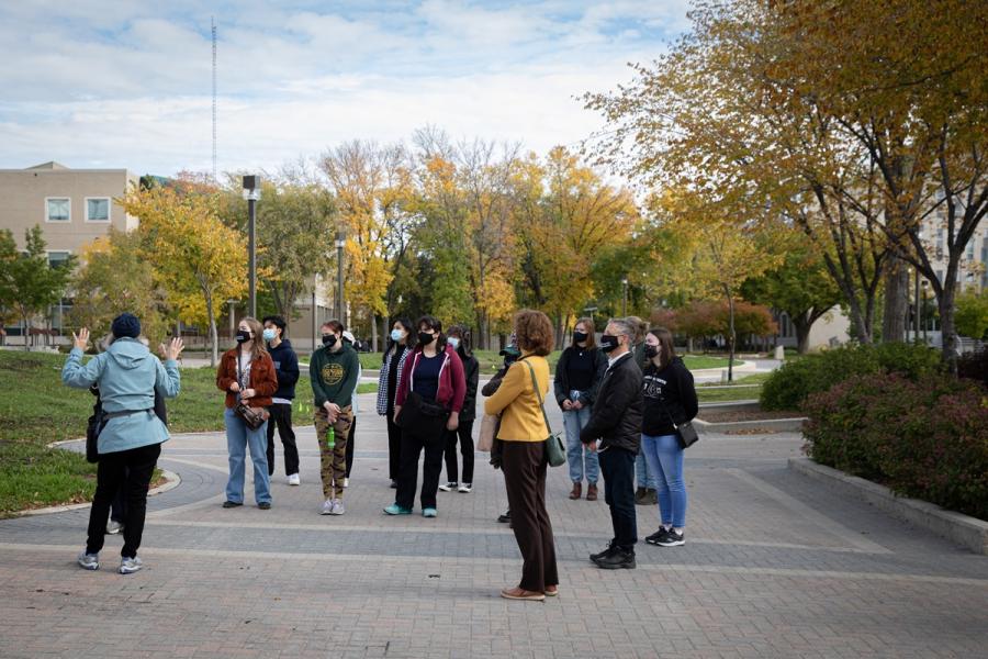 Group on homecoming tour of campus.