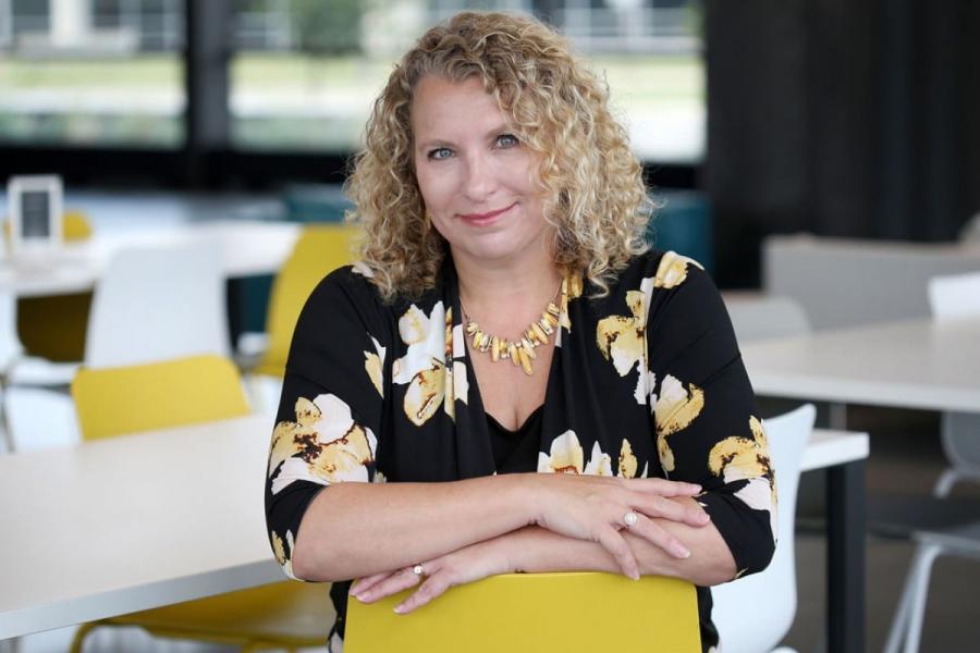 Joelle Foster Headshot