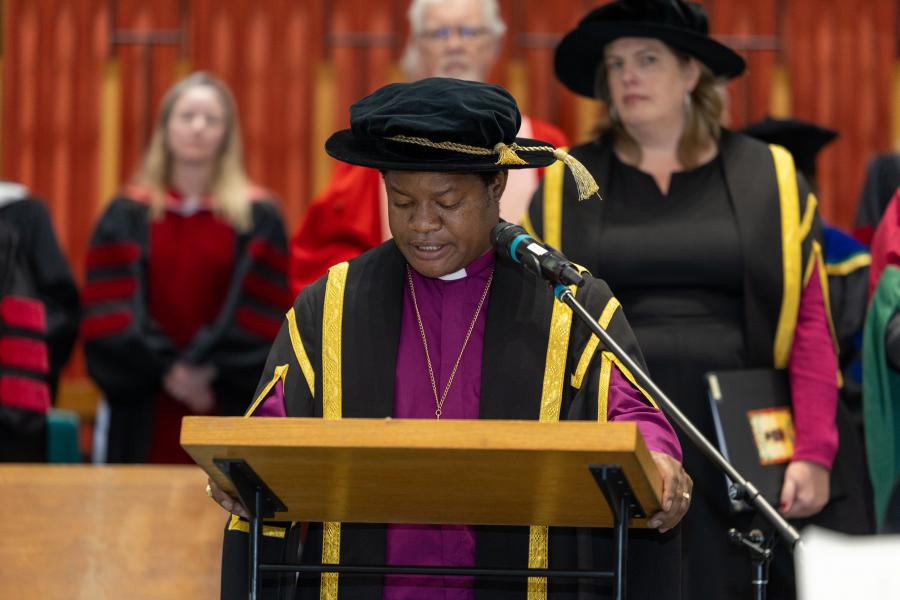 The Right Rev. Naboth Manzongo addressing the College at convocation